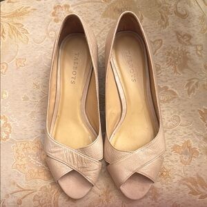 Talbots Cream Peep Toe Heels with Classic Design Women’s Shoes 8.5M